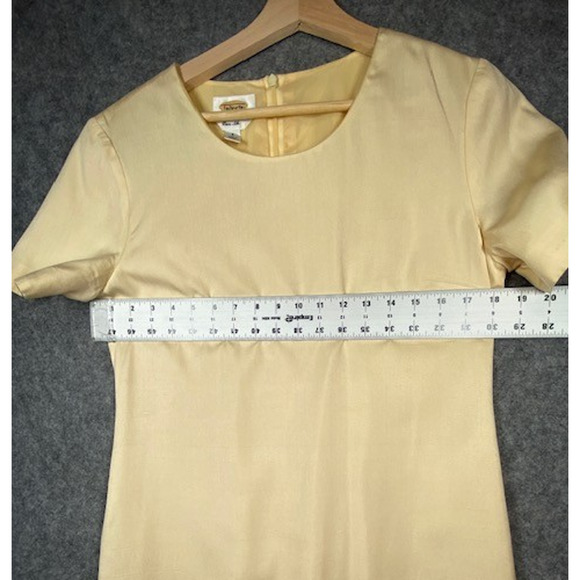 Talbots Dress Womens 8 Yellow Pure Silk Short Sleeve Embroidered Hem Vintage - Picture 3 of 12